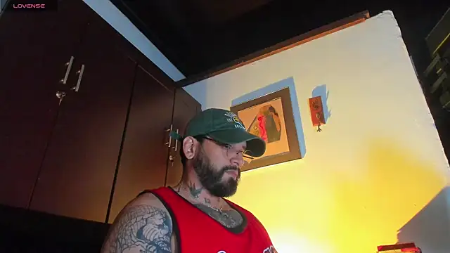 Snapshot of CamiloGray_ chatting on 04/25/26, 12:30 CamiloGray online show from 04/25/26, 12:30