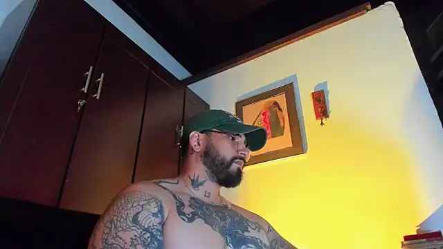 Snapshot of CamiloGray_ chatting on 05/20/26, 02:56 CamiloGray online show from 05/20/26, 02:56