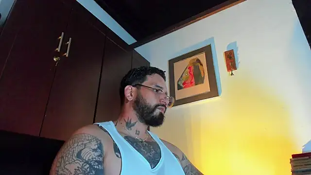 Snapshot of CamiloGray_ chatting on 05/22/26, 03:17 CamiloGray online show from 05/22/26, 03:17