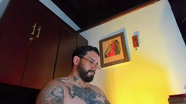 Snapshot of CamiloGray_ chatting on 06/03/26, 01:46 CamiloGray online show from 06/03/26, 01:46