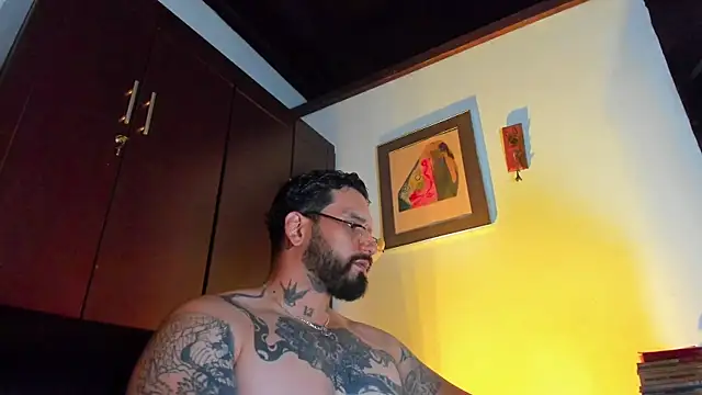 Snapshot of CamiloGray_ chatting on 06/03/26, 02:33 CamiloGray online show from 06/03/26, 02:33