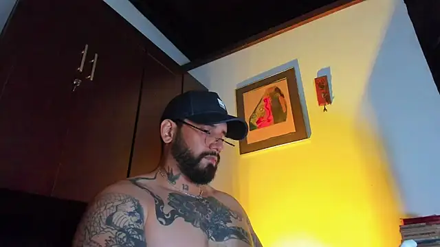 Snapshot of CamiloGray_ chatting on 06/04/26, 01:50 CamiloGray online show from 06/04/26, 01:50