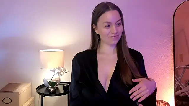 MilaFleur online show from 02/14/25, 09:24