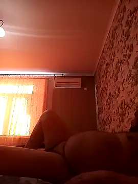 Snapshot of xanderr80_80 chatting on 12/14/24, 10:45 xanderr80 80 online show from 12/14/24, 10:45