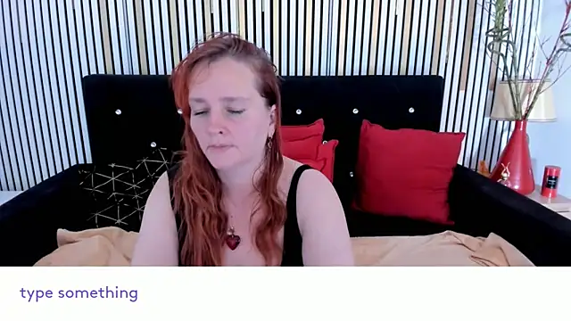 Snapshot of SinFulTitsDD chatting on 11/13/25, 05:56 SinFulTitsDD online show from 11/13/25, 05:56