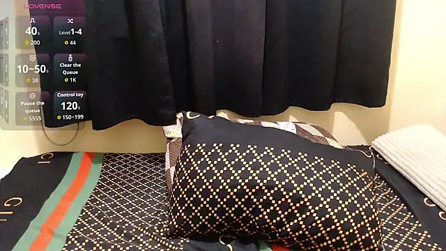 x brittany x online show from 02/15/26, 01:20