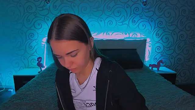 AlexaBarkley online show from 12/19/24, 06:23