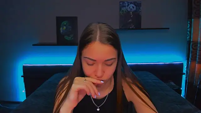 AlexaBarkley online show from 03/18/25, 06:14