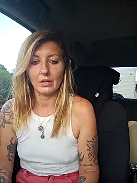 SheIsSomething online show from 11/12/25, 12:22