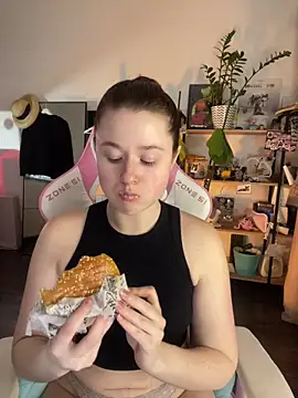 sweetest pie online show from 04/15/26, 08:31