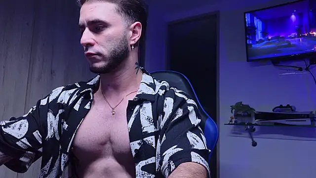 Snapshot of Latino_stud4u chatting on 06/27/26, 02:16 Latino stud4u online show from 06/27/26, 02:16