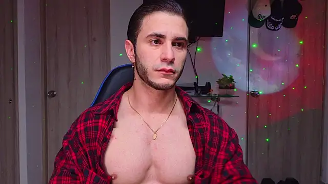 Snapshot of Latino_stud4u chatting on 08/01/26, 12:21 Latino stud4u online show from 08/01/26, 12:21