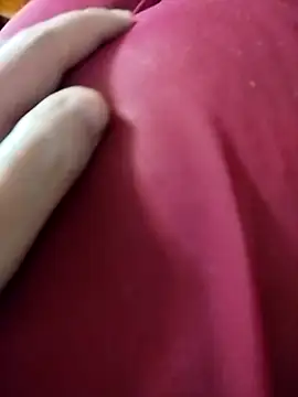 LovlyAnnie online show from 11/17/25, 10:10