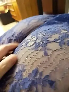 LovlyAnnie online show from 12/03/25, 05:48