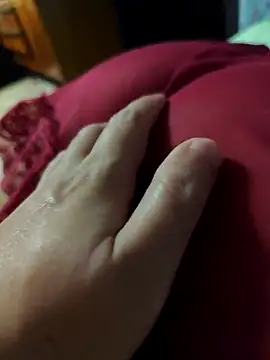 LovlyAnnie online show from 12/22/25, 05:04