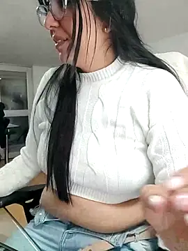 aisha latina online show from 03/11/26, 02:34