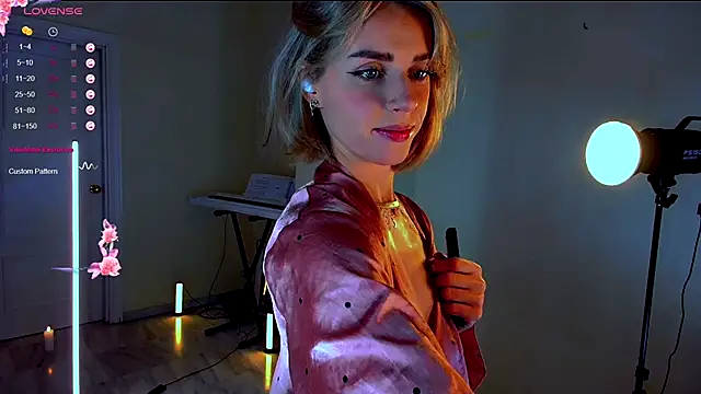 Arielle  03 online show from 11/23/25, 09:47