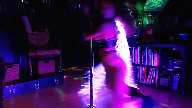 gothstripper online show from 10/03/25, 11:02