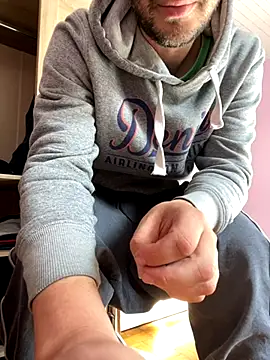 Taxidriver1988 online show from 09/29/25, 12:54