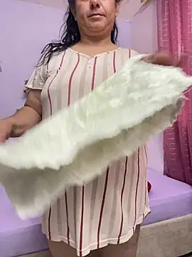 agathaxxx-69 online show from 04/15/26, 03:30