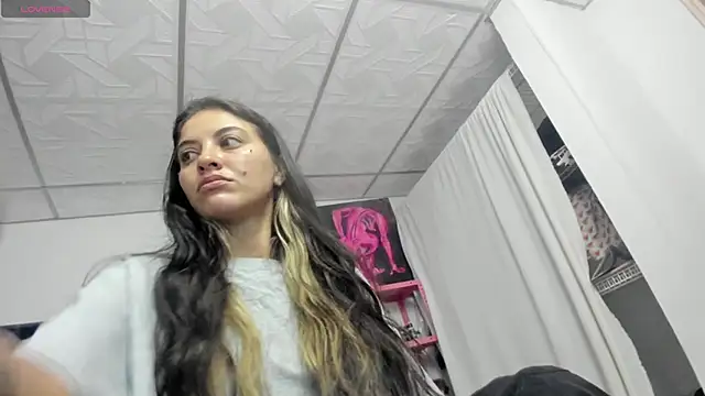 Snapshot of mariecam420 chatting on 02/14/26, 02:03 mariecam420 online show from 02/14/26, 02:03