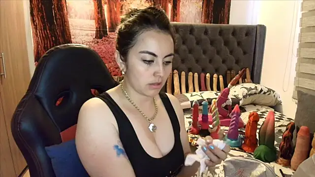 sofia23dirty online show from 12/17/25, 05:52