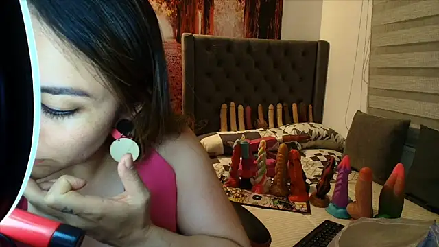 Snapshot of sofia23dirty chatting on 05/11/26, 10:40 sofia23dirty online show from 05/11/26, 10:40
