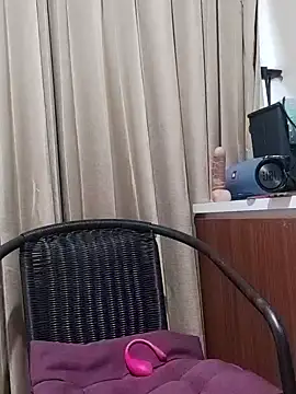 Little suzy5 online show from 12/14/24, 12:33