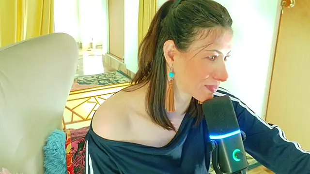 magali 19 online show from 04/17/26, 10:57