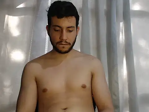 Snapshot of Armando_2002 chatting on 12/14/24, 07:46 Armando 2002 online show from 12/14/24, 07:46