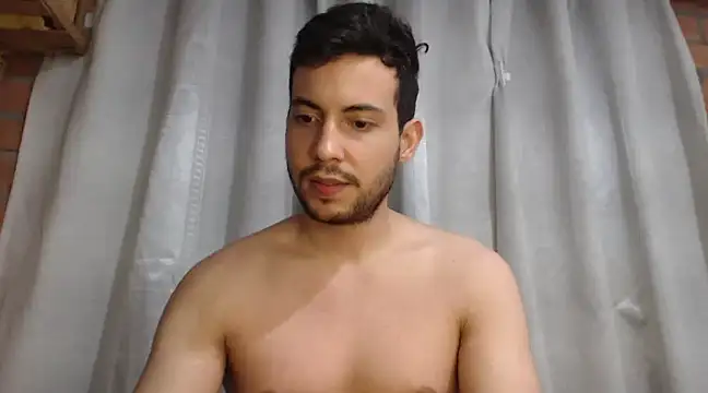 Snapshot of Armando_2002 chatting on 01/29/25, 12:22 Armando 2002 online show from 01/29/25, 12:22