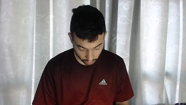 Snapshot of Armando_2002 chatting on 02/21/25, 12:50 Armando 2002 online show from 02/21/25, 12:50