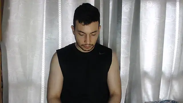 Snapshot of Armando_2002 chatting on 02/25/25, 03:49 Armando 2002 online show from 02/25/25, 03:49