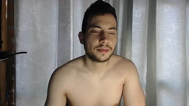 Snapshot of Armando_2002 chatting on 03/11/25, 03:56 Armando 2002 online show from 03/11/25, 03:56