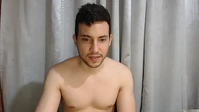 Snapshot of Armando_2002 chatting on 03/15/25, 03:40 Armando 2002 online show from 03/15/25, 03:40