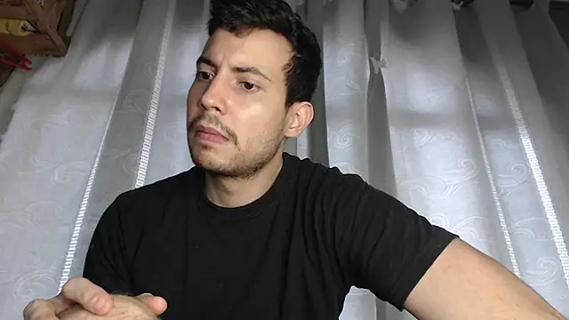 Snapshot of Armando_2002 chatting on 03/22/25, 04:26 Armando 2002 online show from 03/22/25, 04:26