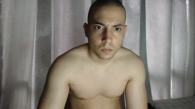 Snapshot of Armando_2002 chatting on 09/29/25, 06:24 Armando 2002 online show from 09/29/25, 06:24