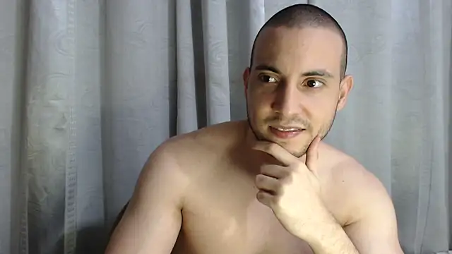 Snapshot of Armando_2002 chatting on 10/11/25, 02:22 Armando 2002 online show from 10/11/25, 02:22