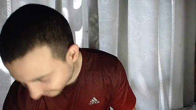 Snapshot of Armando_2002 chatting on 10/29/25, 06:09 Armando 2002 online show from 10/29/25, 06:09