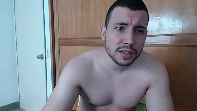 Snapshot of Armando_2002 chatting on 07/10/26, 03:14 Armando 2002 online show from 07/10/26, 03:14
