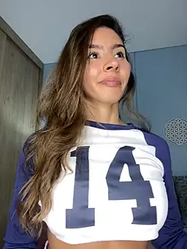 Snapshot of RouseColins chatting on 01/13/25, 03:01 RouseColins online show from 01/13/25, 03:01