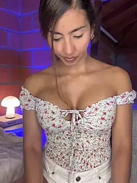 Snapshot of RouseColins chatting on 03/13/25, 10:54 RouseColins online show from 03/13/25, 10:54