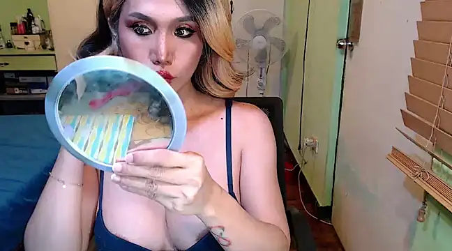 Ezradeliciosa online show from 02/20/25, 07:01