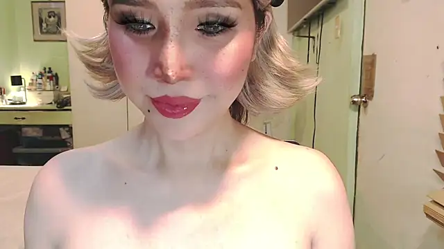 Snapshot of Ezradeliciosa chatting on 05/11/26, 01:00 Ezradeliciosa online show from 05/11/26, 01:00
