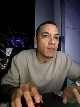 Snapshot of BestMasterForYou chatting on 10/17/25, 05:43 BestMasterForYou online show from 10/17/25, 05:43