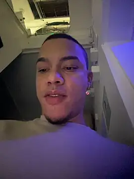 Snapshot of BestMasterForYou chatting on 10/21/25, 06:14 BestMasterForYou online show from 10/21/25, 06:14