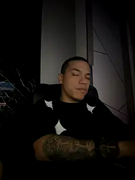 Snapshot of BestMasterForYou chatting on 10/26/25, 09:04 BestMasterForYou online show from 10/26/25, 09:04