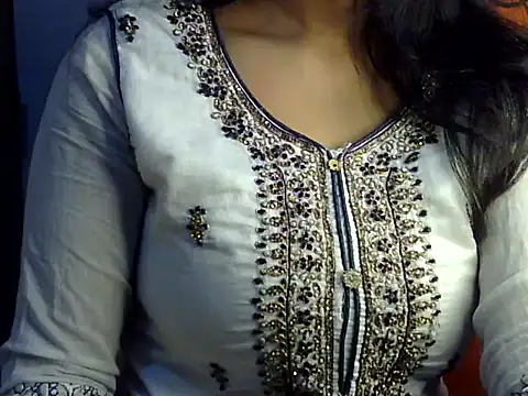 Snapshot of SiaraSiyA chatting on 05/08/26, 05:18 SiaraSiyA online show from 05/08/26, 05:18