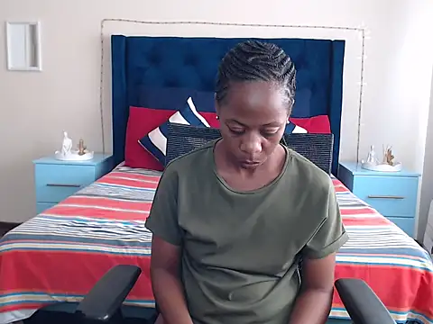 QUEENMANDYY online show from 03/26/26, 05:46