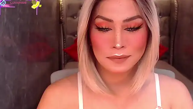 QUEEN GIAMOORE69 online show from 09/22/25, 06:32